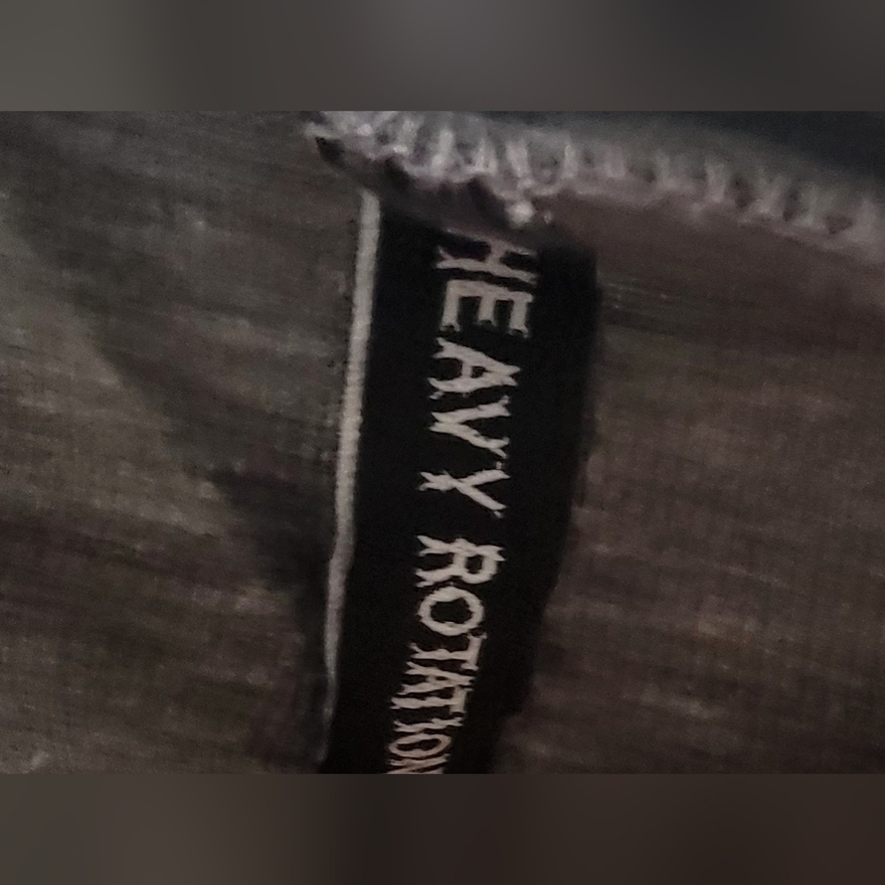 Heavy Rotation Small Wolf Longsleeve Shirr - Picture 3 of 4